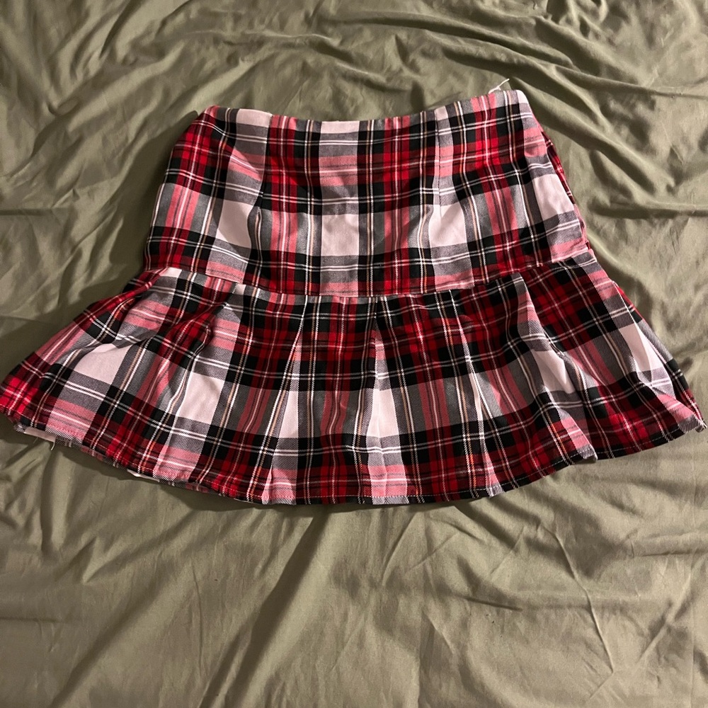 ASOS- plaid pleaded skirt size US 8